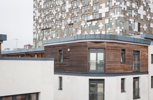 The Westside Bed & Breakfast | City bed with view