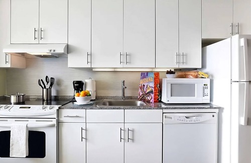 Central Business District Resort | City Break! 2 Spacious Rooms w/Perfect Central Locale near Canal Street