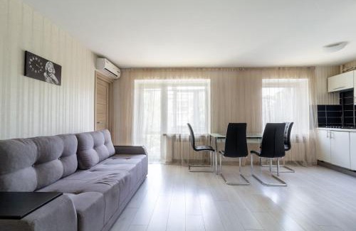Dnipro Apartment | City Center 2-bedroom apartment