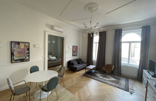 Erzsebetvaros Apartment | City Center 3, Cozy 2 br in the city center, near New York Cafe!