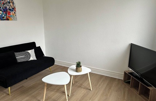 Nevers Apartment | City center and park view