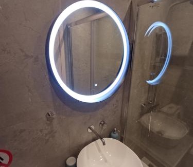 Vardaris Apartment | City Centre Apartment near Metro Station