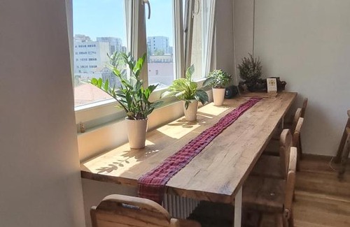 Matiçan Apartment | City centre 'Farmhouse in the Sky' designer apt.