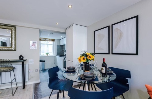 Liverpool City Centre Apartment | City Centre Flat, Perfect for Groups & Weekends!