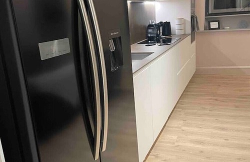 Chinatown Apartment | City Centre Luxe 3Bed & 3bath M1
