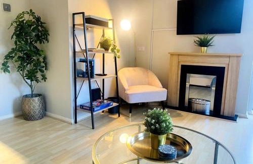 Winchester Apartment | City Centre Riverside Apartment