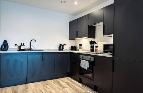 RopeWalks Apartment | City Centre Spacious Liverpool Flat | Sleeps 6
