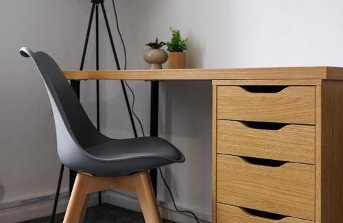 Middlesbrough Apartment | City Centre Studio 3 with Free Wifi and Smart TV by Yoko Property
