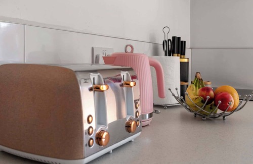 Exeter Apartment | City Centre Studio Apartments (Baxter)-Short Stays UK Ltd