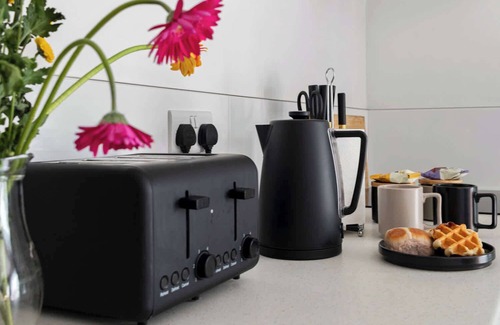 Exeter Apartment | City Centre Studio Apartments (Eden Apartment) - Short Stays UK Ltd