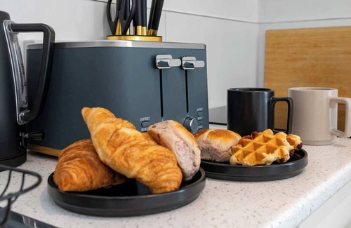Exeter Apartment | City Centre Studio Apartments (Ashton)-Short Stays UK Ltd