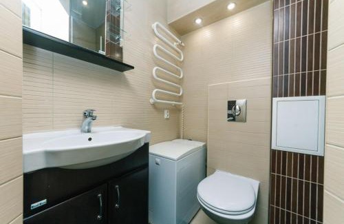 Verkhnie Misto Apartment | City Escape Cozy Retreat by Independence Square