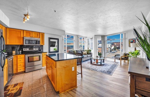 Ohio City Apartment | City-Luxe, Free Parking, 24/7 Gym
