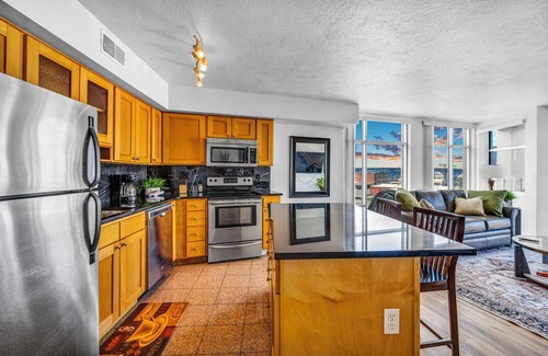 Ohio City Apartment | City-Luxe, Free Parking, 24/7 Gym