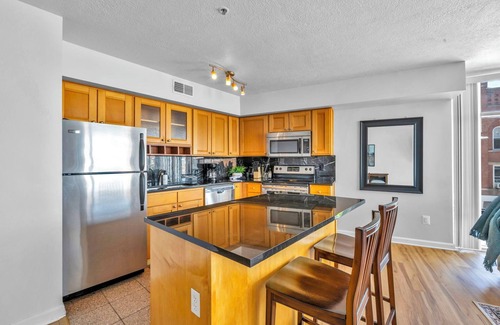 Ohio City Apartment | City-Luxe, Free Parking, 24/7 Gym