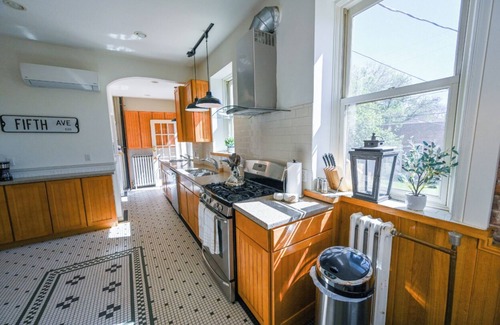 City Park Apartment | City Park Manor - Fully Furnished!