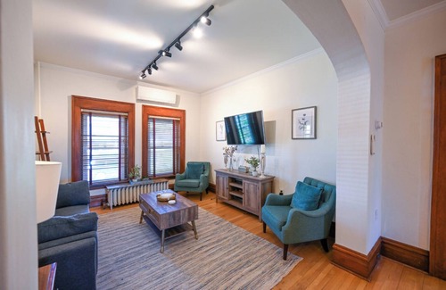 City Park Apartment | City Park Manor - Fully Furnished!