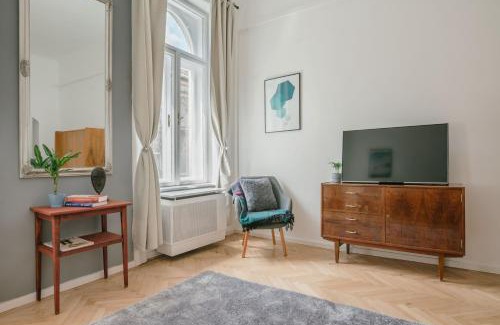 Erzsebetvaros Apartment | City Park Rest Apartment with Air Condition