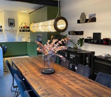 Birmingham City Centre Apartment | City Penthouse with 3 floors , Super King Bed , with secret garden