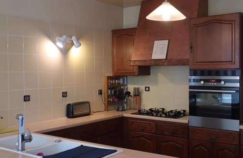 Perigueux House | City, Quiet location on semi private road on Green Way of Périgueux, Dordogne