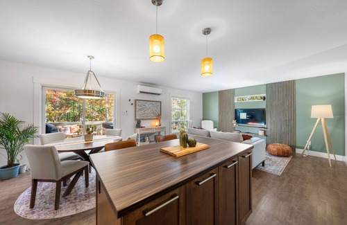 Moncton House | City Retreat-Hot Tub & Sauna-Central Location