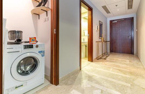 Downtown Dubai Apartment | City skyline view I Super-fast Wi-fi I Downtown