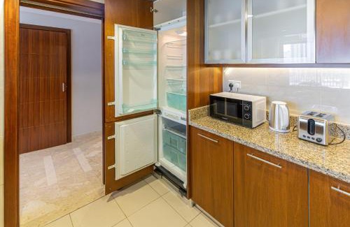 Downtown Dubai Apartment | City skyline view I Super-fast Wi-fi I Downtown
