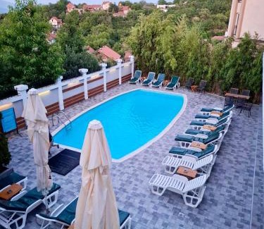 Nis Apartment | City view & pool apartment