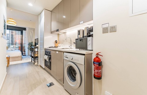 Nad Al Sheba Apartment | City View Studio Minutes Drive to Burj Khalifa, Azizi Riviera 43, Al Merkadh by Deluxe Holiday Homes
