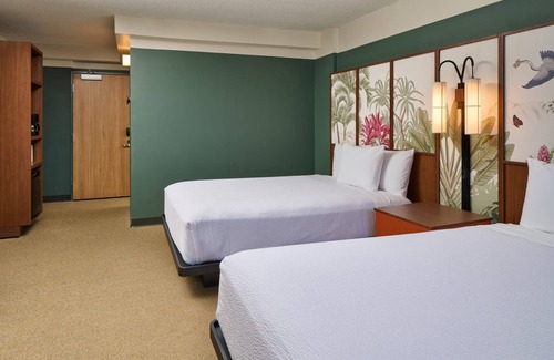 Ala Moana Hotel | City View Two Queens, Garden Atmosphere, Pool Access, Near Waikiki Beach