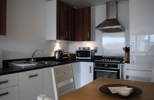 Notting Dale Apartment | Cityscape Views | Pvt Balcony | 1BD | Notting Hill