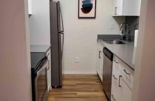 College Hill Apartment | CityView 1BR/Pool/Gym/Parking