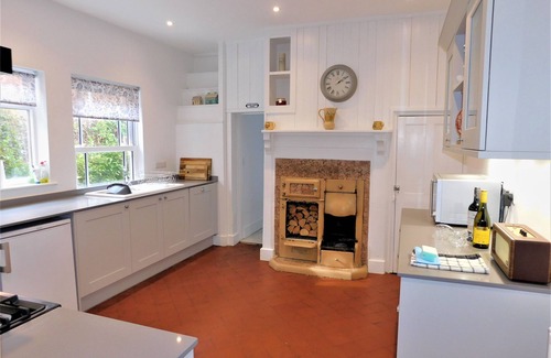 Sheringham House | Clarendon - a house that sleeps 10 guests in 5 bedrooms