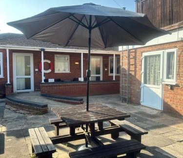 Skegness House | Clarendon Lodge - accommodation only