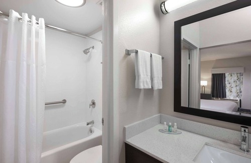 Asheville Hotel | Clarion Inn Biltmore Village