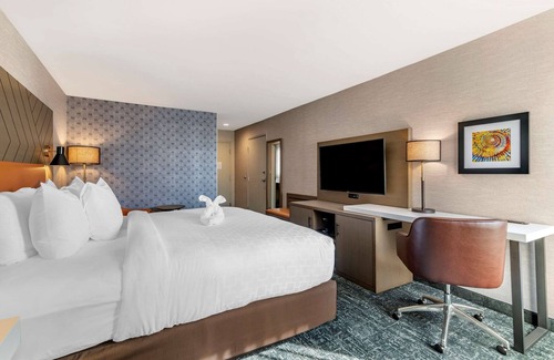 Nashua Hotel | Clarion Inn Nashua