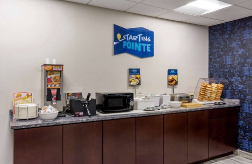 Charlottesville Hotel | Clarion Pointe Charlottesville