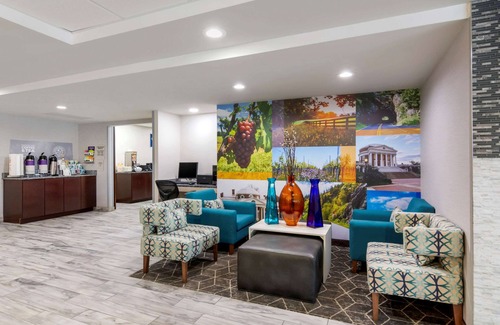 Charlottesville Hotel | Clarion Pointe Charlottesville