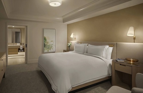 Boston Hotel | Classic 1 Bedroom Suite at The Newbury Boston!