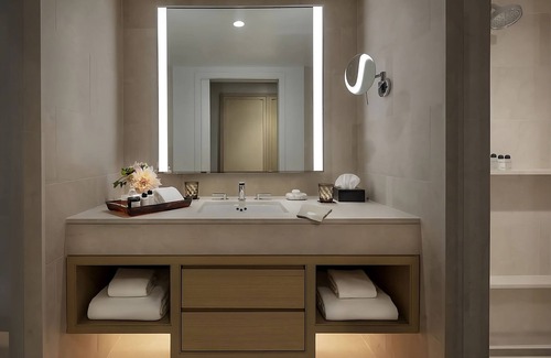 Boston Hotel | Classic 1 Bedroom Suite at The Newbury Boston!