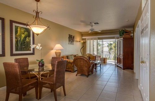 Marco Island Hotel | Classic 2BR Suite at Olde Marco Inn w/Kitchen + Spacious Living Area