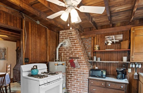 Kingston House | Classic Beachfront Getaway in Kingston with Ocean Views and Private Beach Access