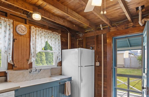 Kingston House | Classic Beachfront Getaway in Kingston with Ocean Views and Private Beach Access