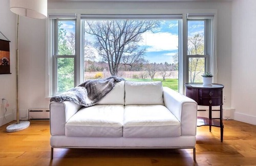 Great Barrington House | Classic Berkshires cottage in sun-drenched meadow