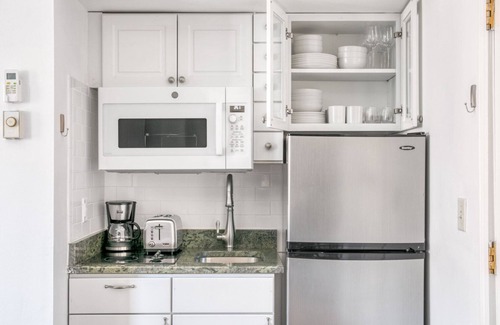 Back Bay Apartment | Classic Boston Studio on Newbury w/A+ shopping and dining by Blueground