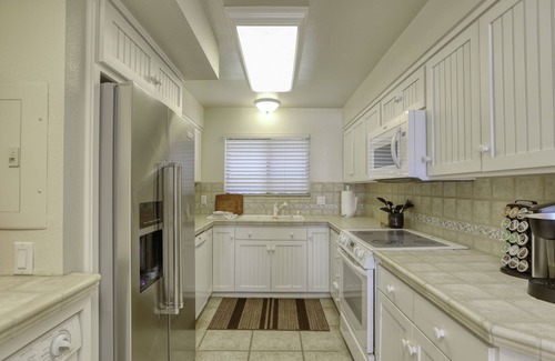 Downtown Condo | Classic California Oceanfront Living