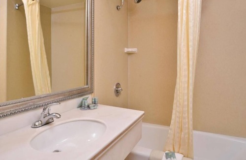 Hollywood Hotel | Classic Charm Near Hollywood Boulevard & Universal Studios LA