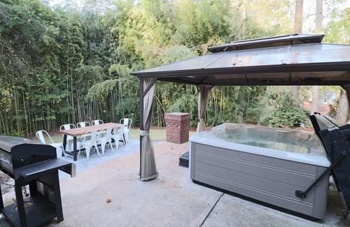 Athens House | Classic City Retreat in Five Points, Athens GA
