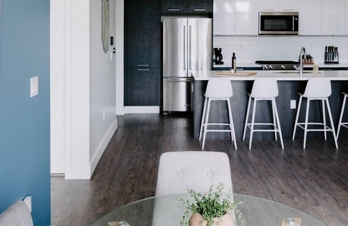 Highland Condo | Classic Contemporary Lifestyle Loft | Espadín LoHi
