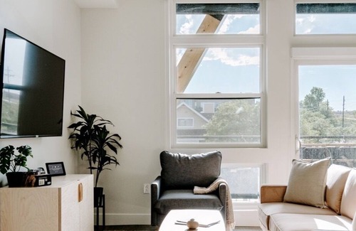 Highland Condo | Classic Contemporary Lifestyle Loft | Espadín LoHi